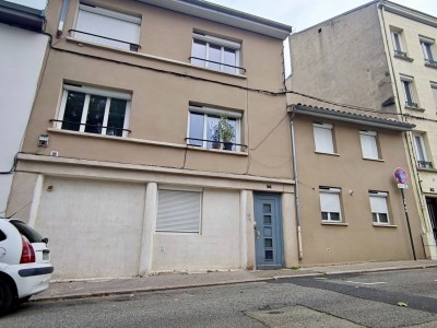 IMMEUBLE A VENDRE - ST ETIENNE CENTRE VILLE - 202.95 m2 - 250000€