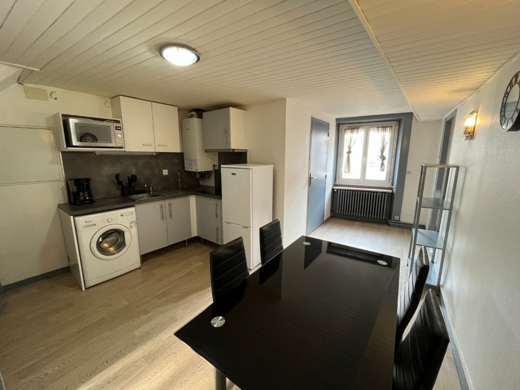 IMMEUBLE A VENDRE - ST ETIENNE CENTRE VILLE - 320 m2 - 450�000�&euro;