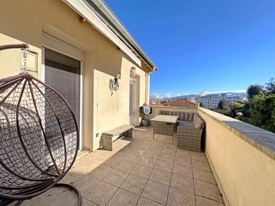 Immeuble de rapport en monopropriété A VENDRE - ST ETIENNE JACQUARD - 169 m2 - 280 000 €