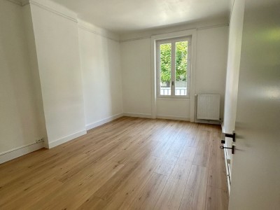 IMMEUBLE A VENDRE - ST ETIENNE SOLAURE - 590 m2 - 650 000 &euro;