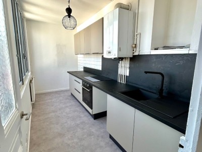 IMMEUBLE A VENDRE - ST ETIENNE SOLAURE - 590 m2 - 650 000 &euro;