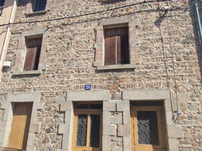 IMMEUBLE A VENDRE - ST GALMIER - 150 m2 - 160�000�&euro;