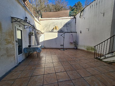 IMMEUBLE A VENDRE - UNIEUX ONDAINE - 250 m2 - 250 000 €