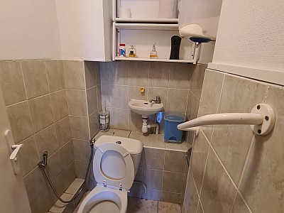 IMMEUBLE A VENDRE - UNIEUX ONDAINE - 250 m2 - 250 000 €