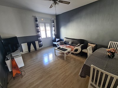 IMMEUBLE A VENDRE - UNIEUX ONDAINE - 250 m2 - 250 000 €