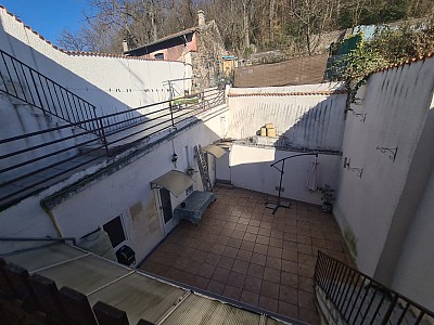 IMMEUBLE A VENDRE - UNIEUX ONDAINE - 250 m2 - 250 000 €