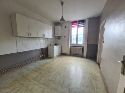 IMMEUBLE DE RAPPORT A VENDRE - ST ETIENNE BELLEVUE - 746 m2 - 775000€