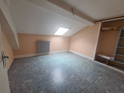 IMMEUBLE DE RAPPORT A VENDRE - ST ETIENNE BELLEVUE - 746 m2 - 775000€