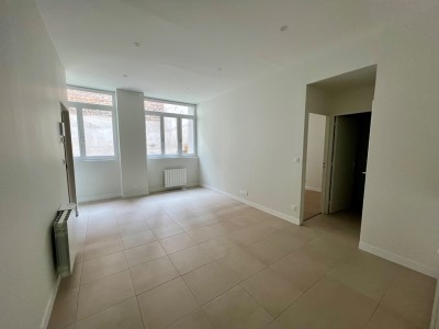 IMMEUBLE DE RAPPORT A VENDRE - ST ETIENNE CENTRE VILLE - 926 m2 - 730000€