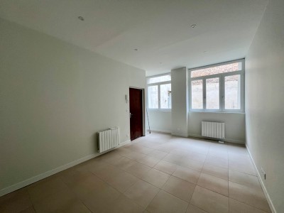 IMMEUBLE DE RAPPORT A VENDRE - ST ETIENNE CENTRE VILLE - 926 m2 - 730000€