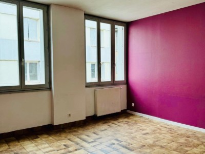 IMMEUBLE DE RAPPORT A VENDRE - ST ETIENNE CENTRE VILLE - 926 m2 - 730000€