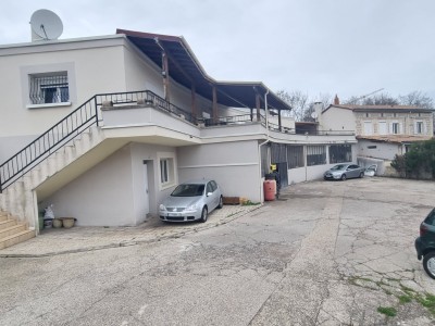 Grand local de 140m