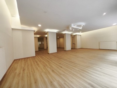LOCAL COMMERCIAL A VENDRE - ST ETIENNE CENTRE VILLE - 220 m2 - 269 000 &euro; 