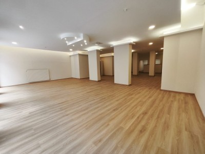 LOCAL COMMERCIAL A VENDRE - ST ETIENNE CENTRE VILLE - 220 m2 - 269 000 &euro; 