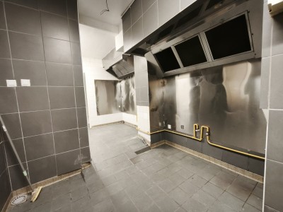 LOCAL COMMERCIAL A VENDRE - ST ETIENNE CENTRE VILLE - 220 m2 - 269 000 &euro; 