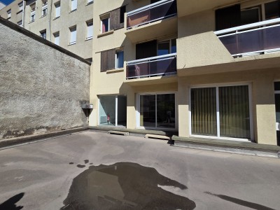 LOCAL COMMERCIAL A VENDRE - ST ETIENNE CENTRE VILLE - 75.94 m2 - 106 000 &euro; 
