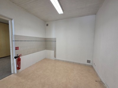 LOCAL COMMERCIAL A VENDRE - ST ETIENNE CENTRE VILLE - 75.94 m2 - 106 000 &euro; 