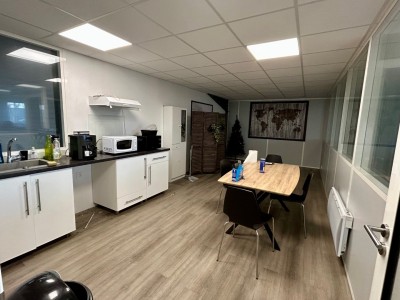 Local d activité A VENDRE - ROCHE LA MOLIERE - 475 m2 - 380 000 €