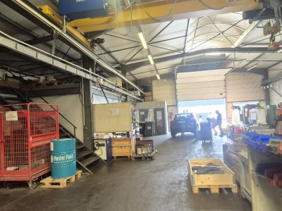 LOCAL INDUSTRIEL A VENDRE - FRAISSES - 530 m2 - 472 500 €