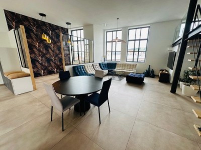 Type 4 Pices A LOUER - ST ETIENNE FACULTE   CENTRE DEUX - 129.88 m2 - 1500€ charges comprises par mois