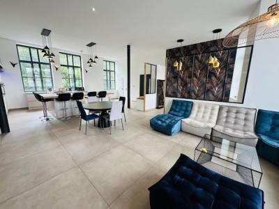 Type 4 Pices A LOUER - ST ETIENNE FACULTE   CENTRE DEUX - 129.88 m2 - 1500€ charges comprises par mois
