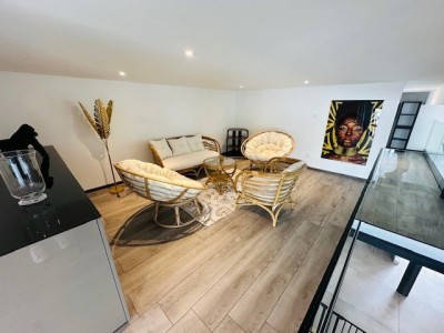 Type 4 Pices A LOUER - ST ETIENNE FACULTE   CENTRE DEUX - 129.88 m2 - 1500€ charges comprises par mois