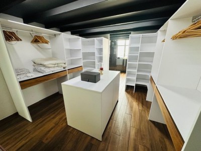 Type 4 Pices A LOUER - ST ETIENNE FACULTE   CENTRE DEUX - 129.88 m2 - 1500€ charges comprises par mois