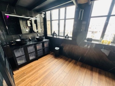 Type 4 Pices A LOUER - ST ETIENNE FACULTE   CENTRE DEUX - 129.88 m2 - 1500€ charges comprises par mois