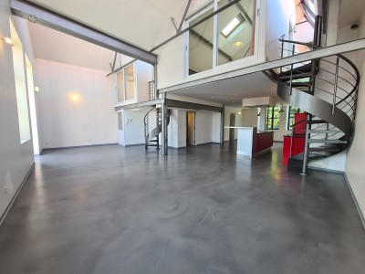 LOFT A VENDRE - ST ETIENNE FACULTE   CENTRE DEUX - 174.62 m2 - 230000€