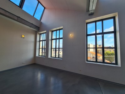 LOFT A VENDRE - ST ETIENNE FACULTE   CENTRE DEUX - 174.62 m2 - 230000€