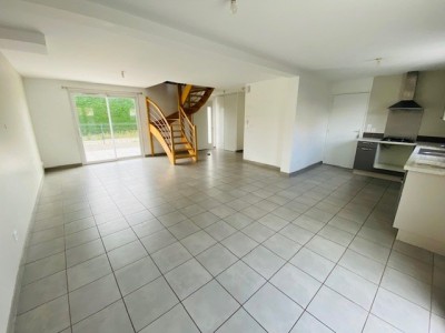 MAISON - ANDREZIEUX BOUTHEON - 104.75 m2 - LOUÉ