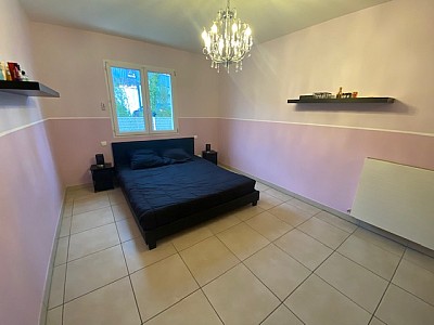 MAISON A LOUER - SORBIERS ZONE COMMERCIALE/PROCHE DE LA TALAUDIERE - 276.11 m2 - 2 075 &euro; charges comprises par mois