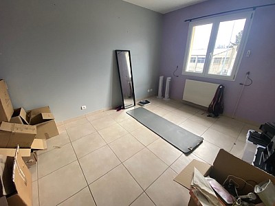 MAISON A LOUER - SORBIERS ZONE COMMERCIALE/PROCHE DE LA TALAUDIERE - 276.11 m2 - 2 075 &euro; charges comprises par mois