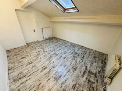 MAISON A LOUER - ST BONNET LES OULES - 90.14 m2 - 850€ charges comprises par mois