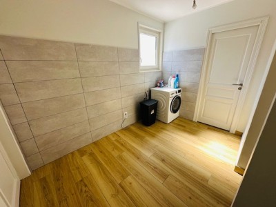 MAISON A LOUER - ST CHAMOND - 175.36 m2 - 1�850�&euro; charges comprises par mois