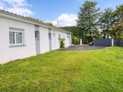 MAISON A LOUER - ST CHAMOND - 100 m2 - 1 300 € charges comprises par mois