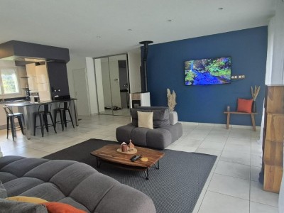 MAISON A LOUER - ST CHAMOND - 100 m2 - 1 300 € charges comprises par mois