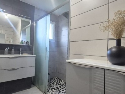 MAISON A LOUER - ST CHAMOND - 100 m2 - 1 300 € charges comprises par mois