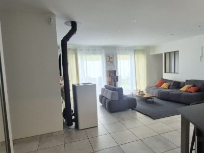 MAISON A LOUER - ST CHAMOND - 100 m2 - 1 300 € charges comprises par mois