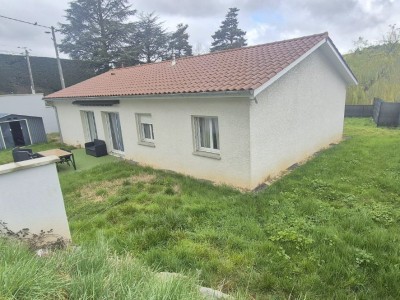 MAISON A LOUER - ST CHAMOND - 100 m2 - 1 300 € charges comprises par mois