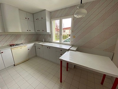 MAISON A LOUER - ST ETIENNE COTE CHAUDE LES MAISONS ROUGES - 143.7 m2 - 999 &euro; charges comprises par mois