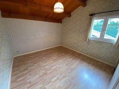 MAISON A LOUER - ST ETIENNE COTE CHAUDE LES MAISONS ROUGES - 143.7 m2 - 999 &euro; charges comprises par mois