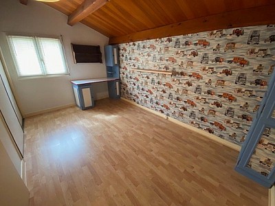 MAISON A LOUER - ST ETIENNE COTE CHAUDE LES MAISONS ROUGES - 143.7 m2 - 999 &euro; charges comprises par mois