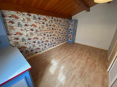 MAISON A LOUER - ST ETIENNE COTE CHAUDE LES MAISONS ROUGES - 143.7 m2 - 999 &euro; charges comprises par mois