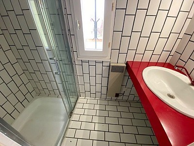 MAISON A LOUER - ST ETIENNE COTE CHAUDE LES MAISONS ROUGES - 143.7 m2 - 999 &euro; charges comprises par mois