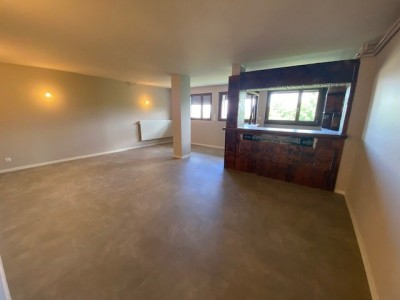 MAISON A LOUER - ST ETIENNE MONTAUD/BEL AIR/BERGSON - 199.33 m2 - 1�500�&euro; charges comprises par mois