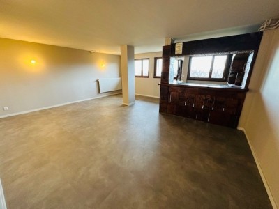 MAISON - ST ETIENNE MONTAUD/BEL AIR/BERGSON - 199.33 m2 - LOUÉ