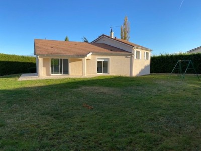 MAISON A LOUER - ST JUST ST RAMBERT - 122.33 m2 - 1�365�&euro; charges comprises par mois