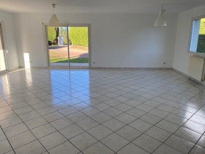 MAISON A LOUER - ST JUST ST RAMBERT - 122.33 m2 - 1�365�&euro; charges comprises par mois