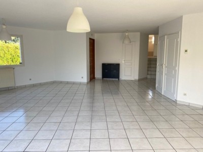 MAISON A LOUER - ST JUST ST RAMBERT - 122.33 m2 - 1�365�&euro; charges comprises par mois